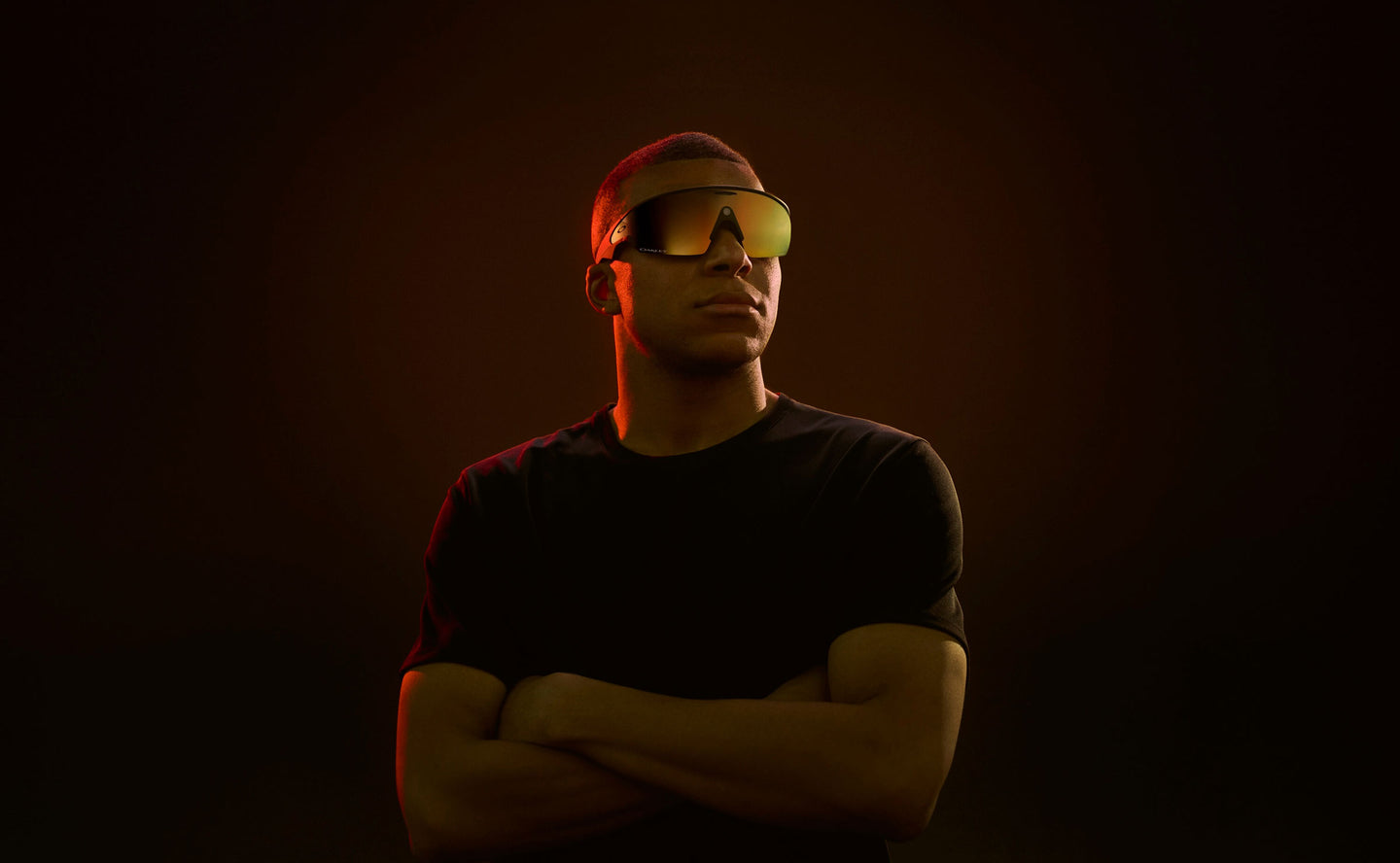 Man wearing Oakley Meta glasses